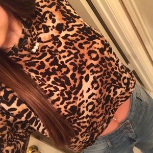 Quarter sleeve XS cheetah print crop top